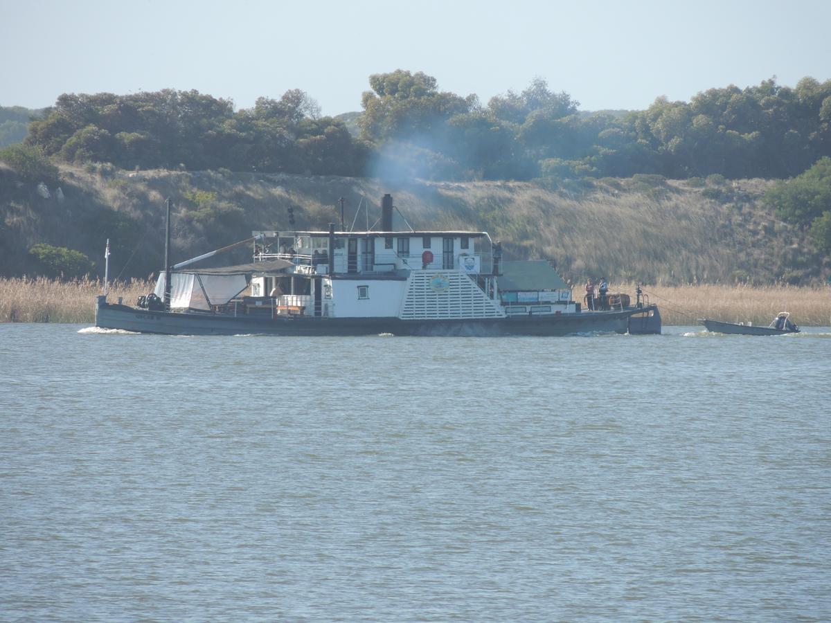 Ps Federal Retreat Paddle Steamer Goolwa Hotel Exterior photo